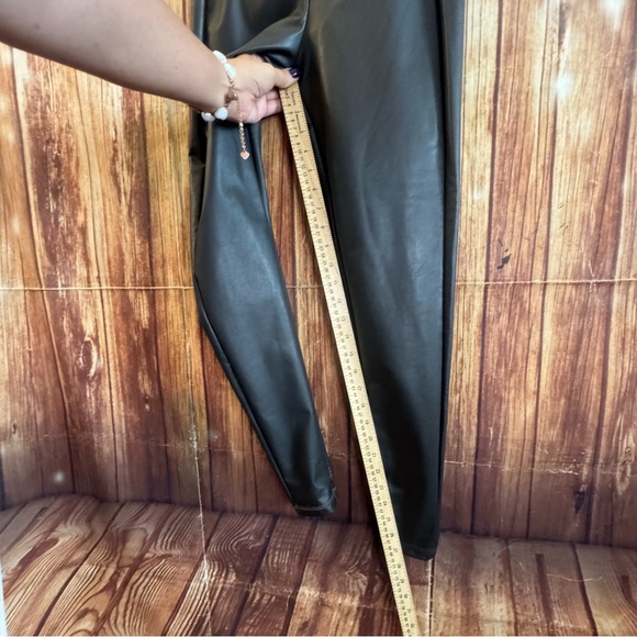 Athleta Women’s All Over Gleam Tight Faux Leather Arbor Olive Leggings Size XS - Picture 7 of 12